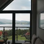 Nad Jeziorem Apartment